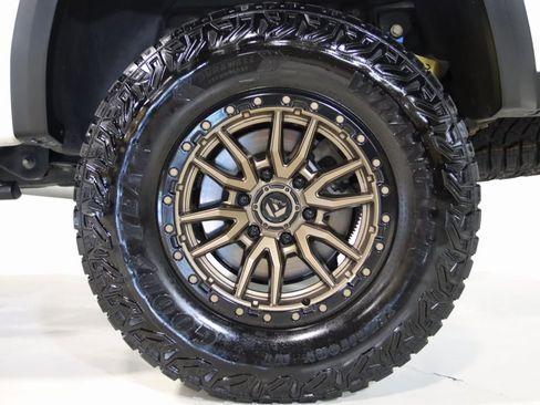 Used 2023 GMC Canyon AT4X image 79