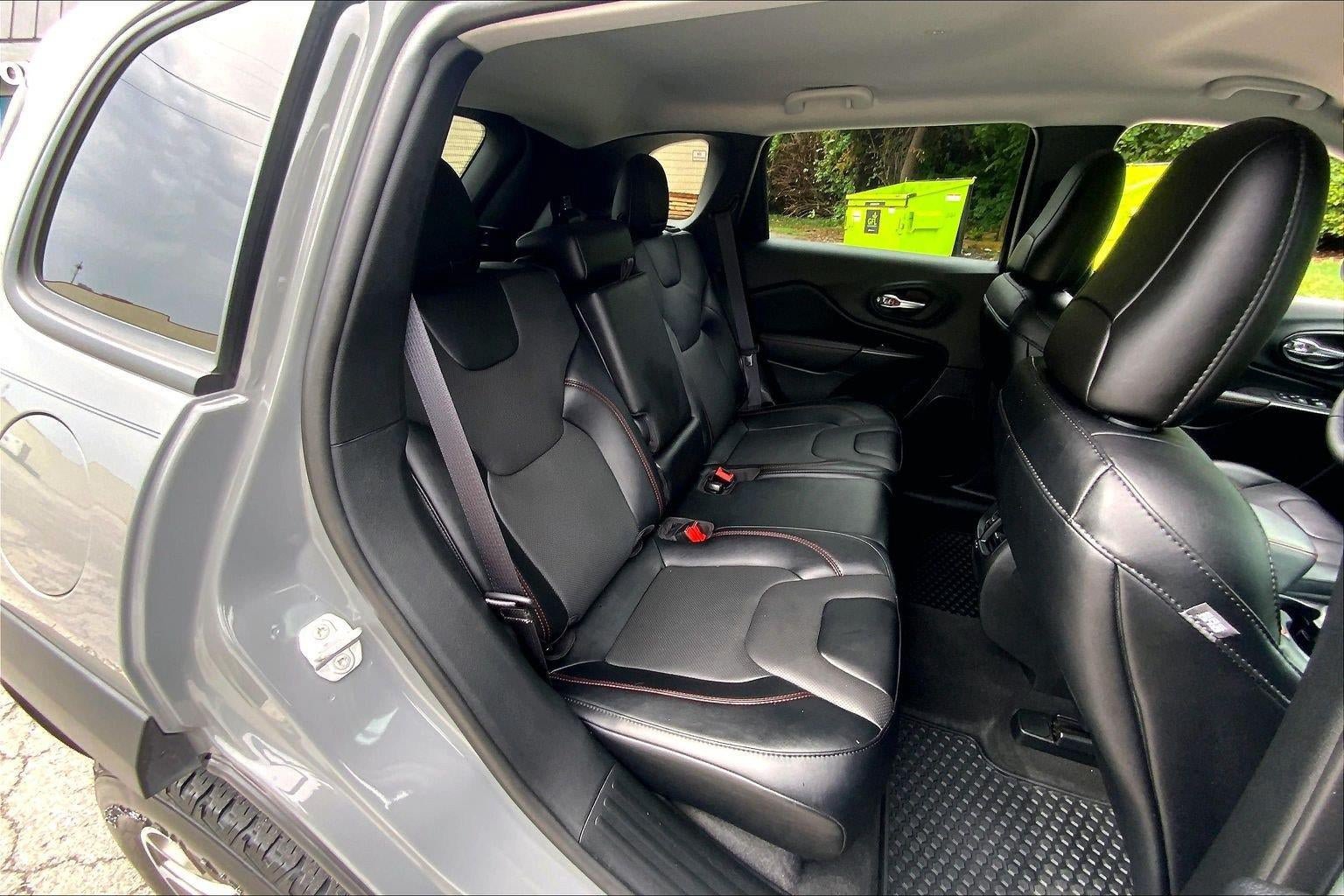Used 2022 Jeep Cherokee Trailhawk w/ Sound & Nav Group AWD/4WD image 24
