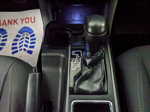 Used 2018 Toyota Tacoma TRD Sport image 15