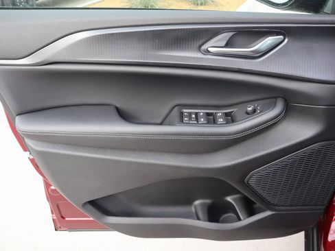 New 2025 Jeep Grand Cherokee Altitude image 15