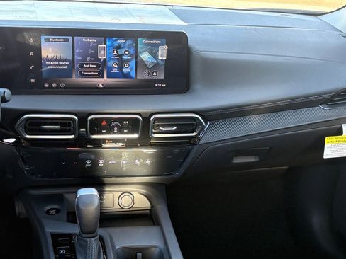 New 2026 Nissan Sentra SV image 9