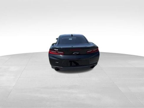 Used 2017 Chevrolet Camaro LT RWD image 7