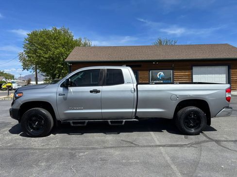 Used 2020 Toyota Tundra SR5 w/ SR5 Upgrade Package AWD/4WD image 8