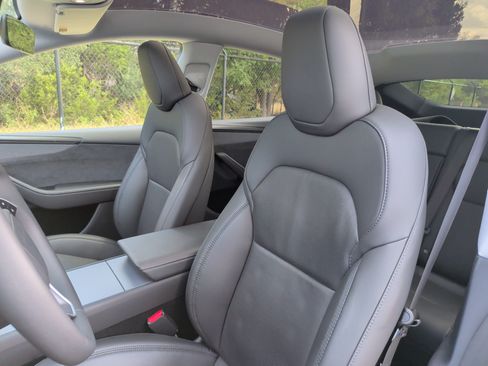 Used 2026 Tesla Model Y AWD image 22
