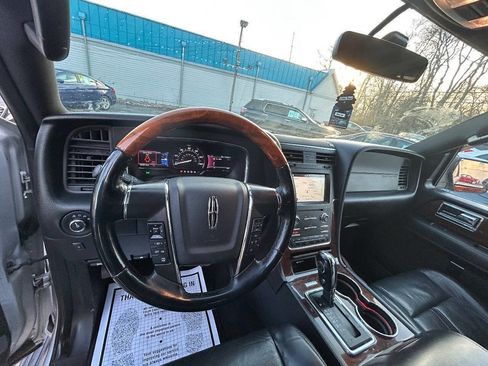 Used 2016 Lincoln Navigator L Select image 5