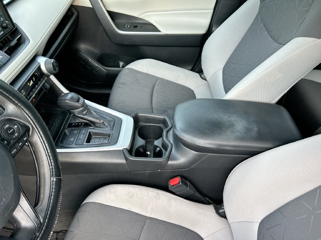 Used 2021 Toyota RAV4 XLE FWD image 28