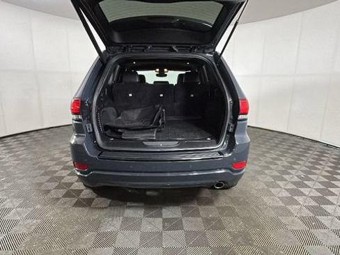 Used 2018 Jeep Grand Cherokee Altitude AWD/4WD image 27