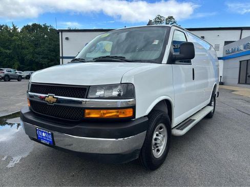 Used 2025 Chevrolet Express 2500 w/ Driver Convenience Package RWD image 2