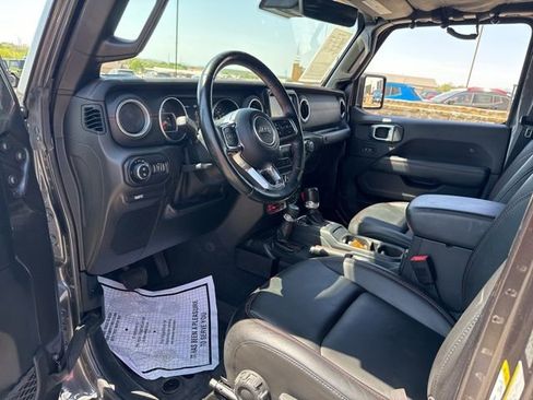 Used 2020 Jeep Gladiator Rubicon image 2