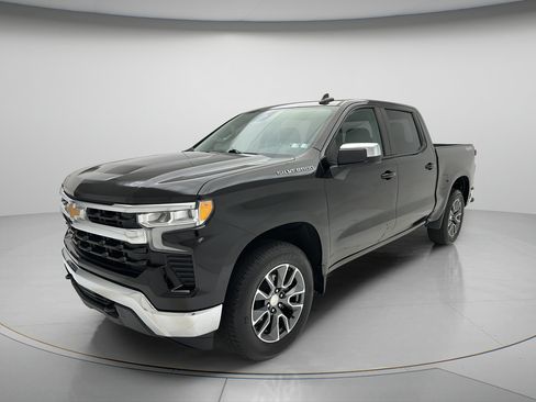 Used 2024 Chevrolet Silverado 1500 LT AWD/4WD image 3