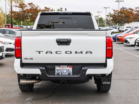 Certified 2024 Toyota Tacoma SR5 AWD/4WD image 23