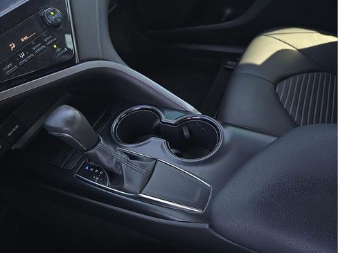 Used 2019 Toyota Camry SE image 20