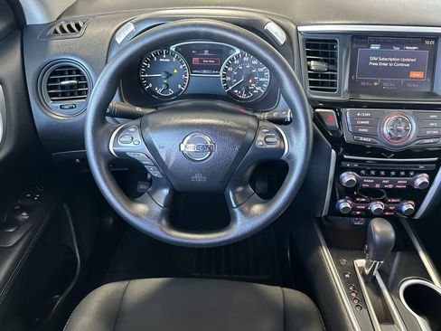 Used 2020 Nissan Pathfinder S FWD image 14
