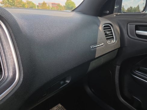 Used 2018 Dodge Charger R/T Scat Pack RWD image 21