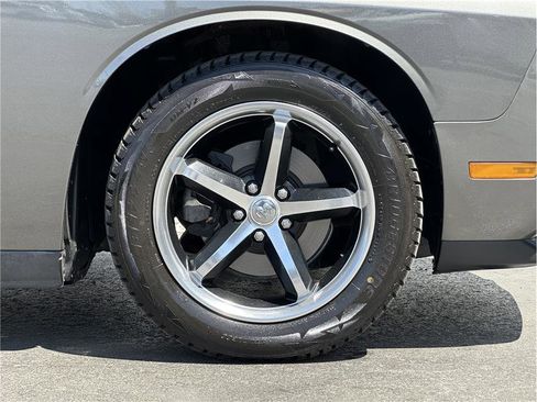 Used 2010 Dodge Challenger SE RWD image 24