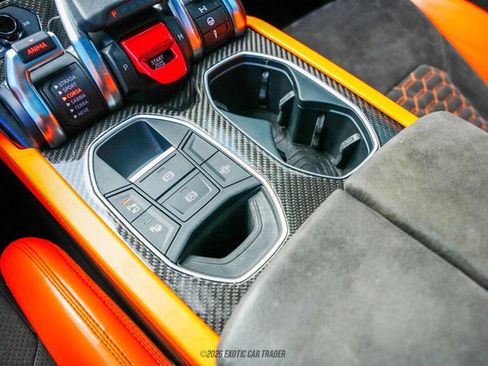 Used 2022 Lamborghini Urus image 57