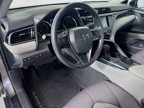 Used 2020 Toyota Camry LE image 9