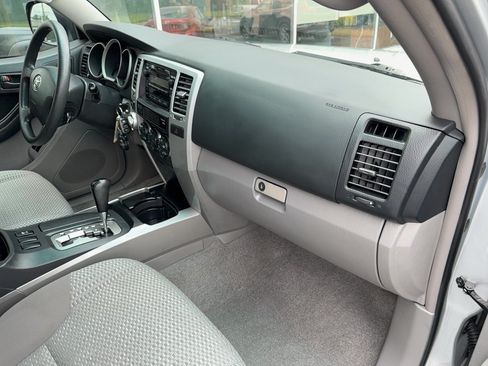 Used 2007 Toyota 4Runner SR5 AWD/4WD image 20