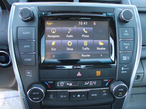 Used 2017 Toyota Camry XLE w/ Moonroof Package image 31