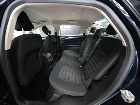 Used 2020 Ford Fusion SE FWD image 23