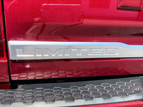 Used 2018 RAM 1500 Limited RWD image 33