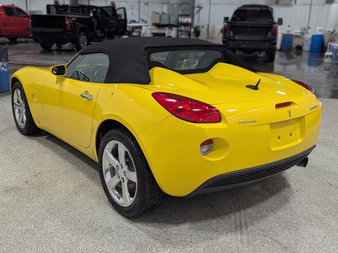 Used 2008 Pontiac Solstice Convertible w/ Premium Package RWD image 5