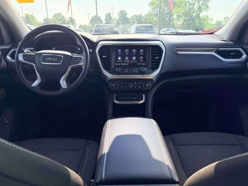 Used 2022 GMC Acadia SLE w/ Driver Convenience Package FWD image 3