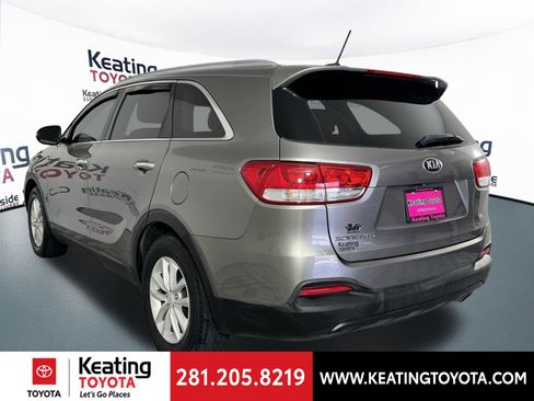 Used 2016 Kia Sorento LX image 6
