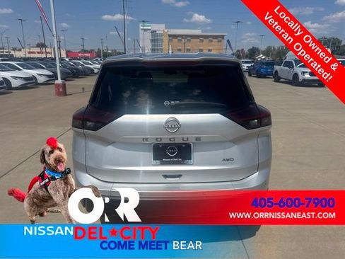 Used 2025 Nissan Rogue SV AWD/4WD image 4