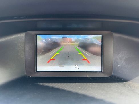 Used 2018 Ford Focus SE w/ Cold Weather Package FWD image 20