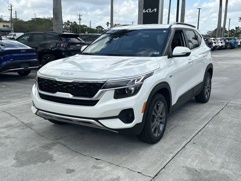 Certified 2023 Kia Seltos S w/ Navigation Package image 2