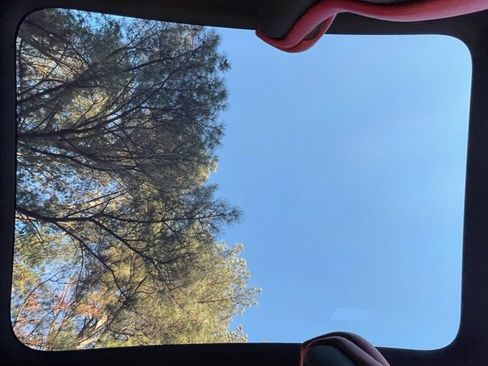 Used 2020 Porsche Taycan 4S image 23