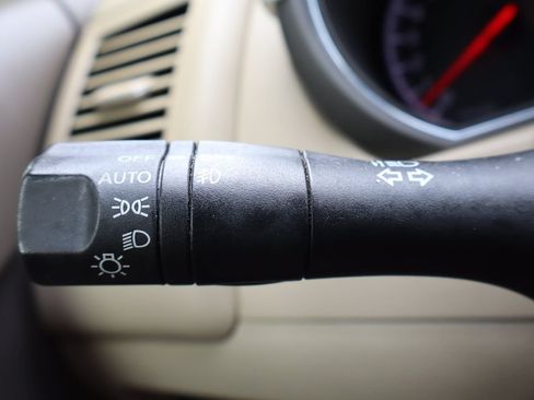 Used 2012 Nissan Murano SV AWD/4WD image 32