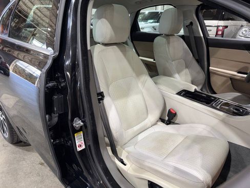 Used 2016 Jaguar XF Prestige image 90