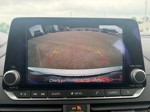 Used 2024 Nissan Altima 2.5 SV FWD image 48