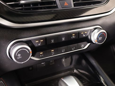 Used 2024 Nissan Altima 2.5 SR w/ SR Premium Package image 7