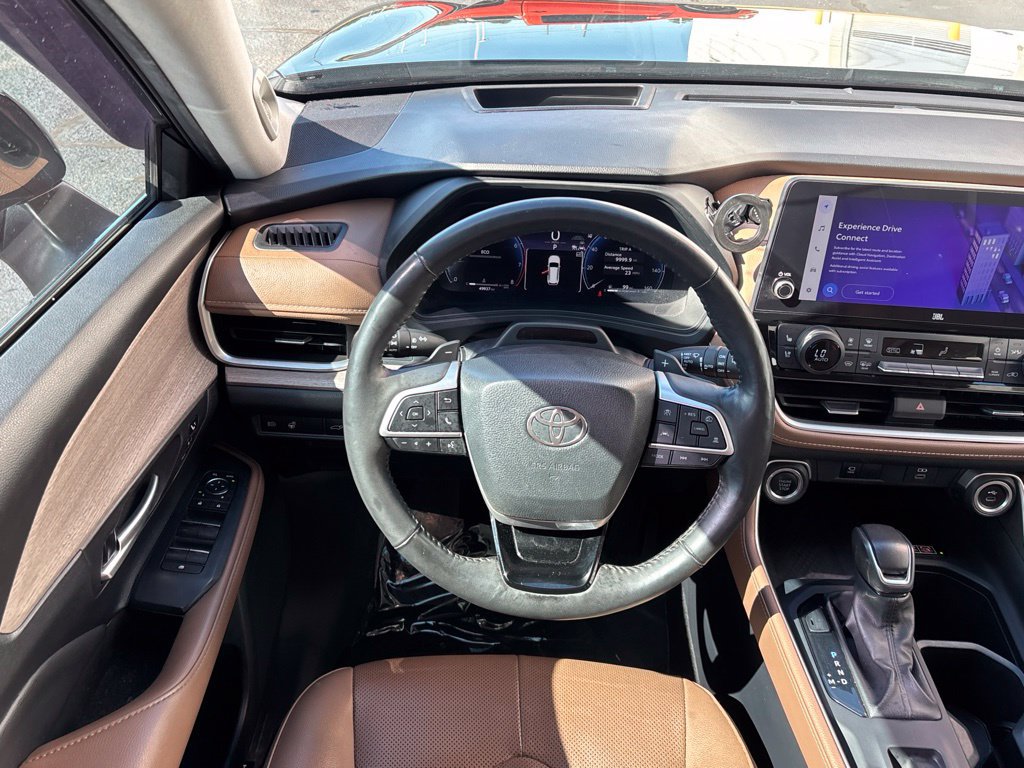 Used 2024 Toyota Grand Highlander AWD image 3