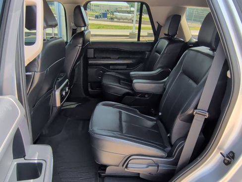 Certified 2024 Ford Expedition XLT RWD image 10