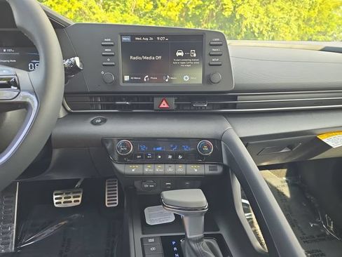 New 2026 Hyundai Elantra SEL Sport FWD image 21