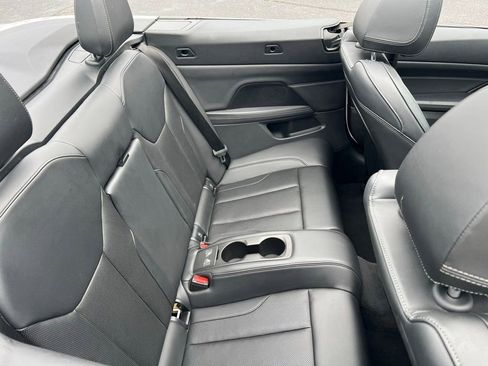 Used 2024 BMW 430i Convertible RWD image 24