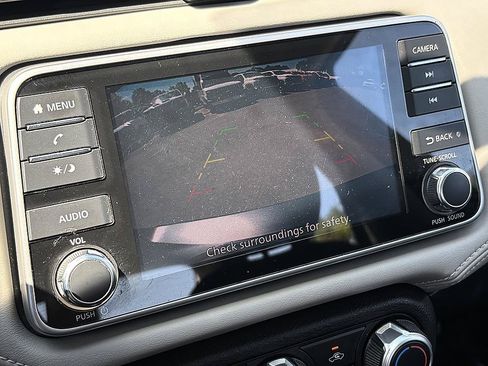 Used 2020 Nissan Versa SV FWD image 23
