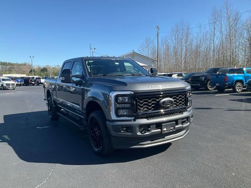 New 2026 Ford F250 Lariat w/ Black Appearance Package AWD/4WD image 3