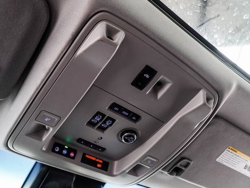 Used 2019 Cadillac Escalade Luxury image 32