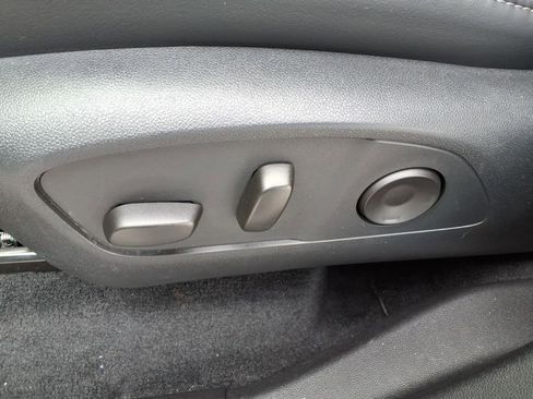 Used 2025 Buick Enclave Preferred image 10