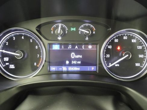 Used 2024 Buick Enclave Essence w/ Technology Package image 13