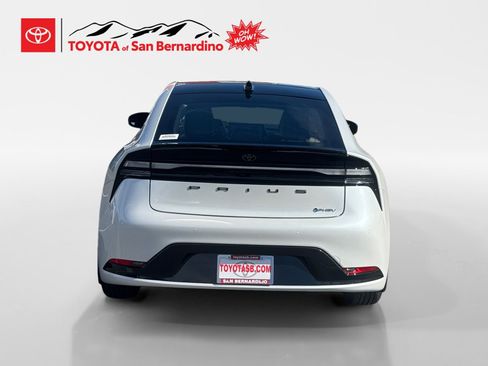 Used 2026 Toyota Prius Plug-In Hybrid FWD image 4