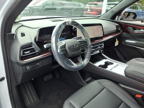 New 2026 Chevrolet Traverse Z71 w/ Enhanced Driving Package AWD/4WD image 13