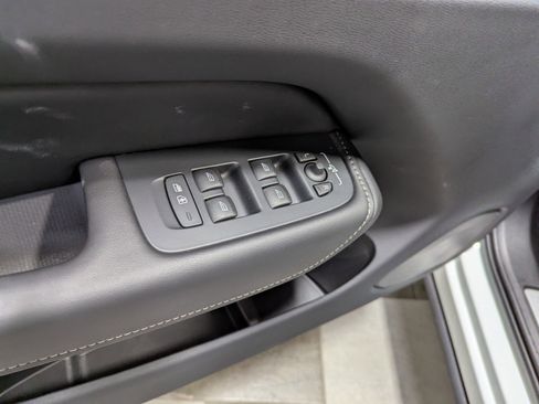 Used 2023 Volvo XC60 T8 Ultimate w/ Climate Package image 14