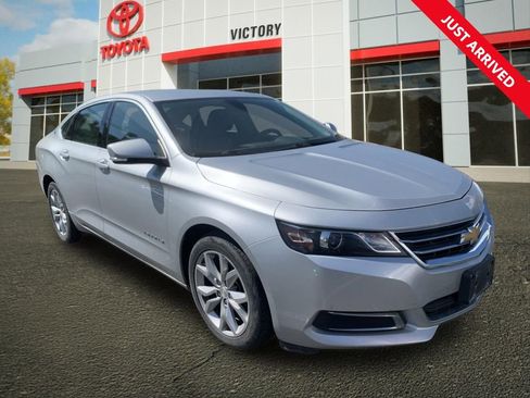 Used 2017 Chevrolet Impala LT FWD image 1
