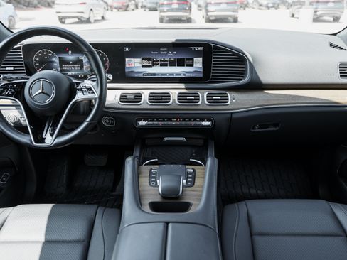 Used 2025 Mercedes-Benz GLE 450 4MATIC image 8